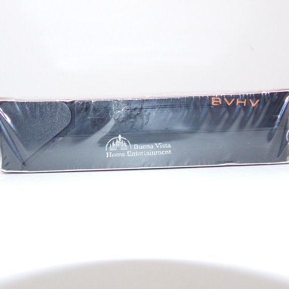 SHAKESPEARE IN LOVE - Gwenyth Paltrow / Joseph Fiennes - VHS Video Tape - SEALED - Picture 7 of 8